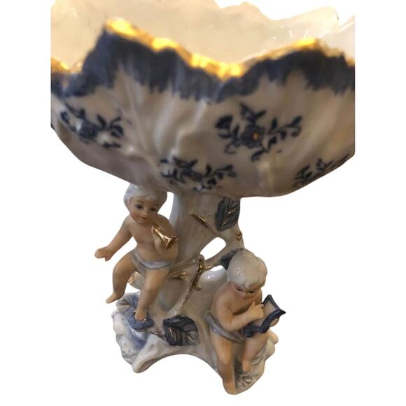 Porcelain Colonial Blue and White Cupids Candy Dish Figurine - Picture 5 of 10
